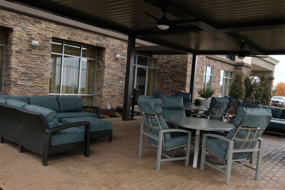 Hampton Inn Searcy - photo 8