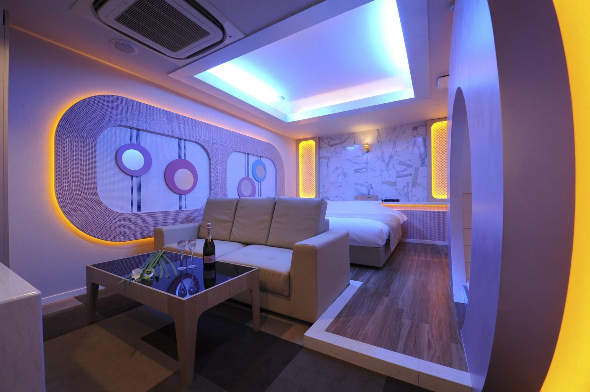 Hotel Iris Adult Only — Fujisawa