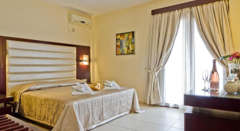 Socrates Studios and Apartments 4 — 4-Star Luxury Hotel in Karpathos, Greece
