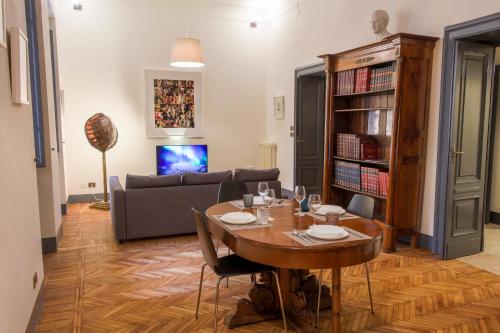 Corte Battisti Centro città Deseo Apartments — 4-Star Luxury Hotel in Bologna, Italy