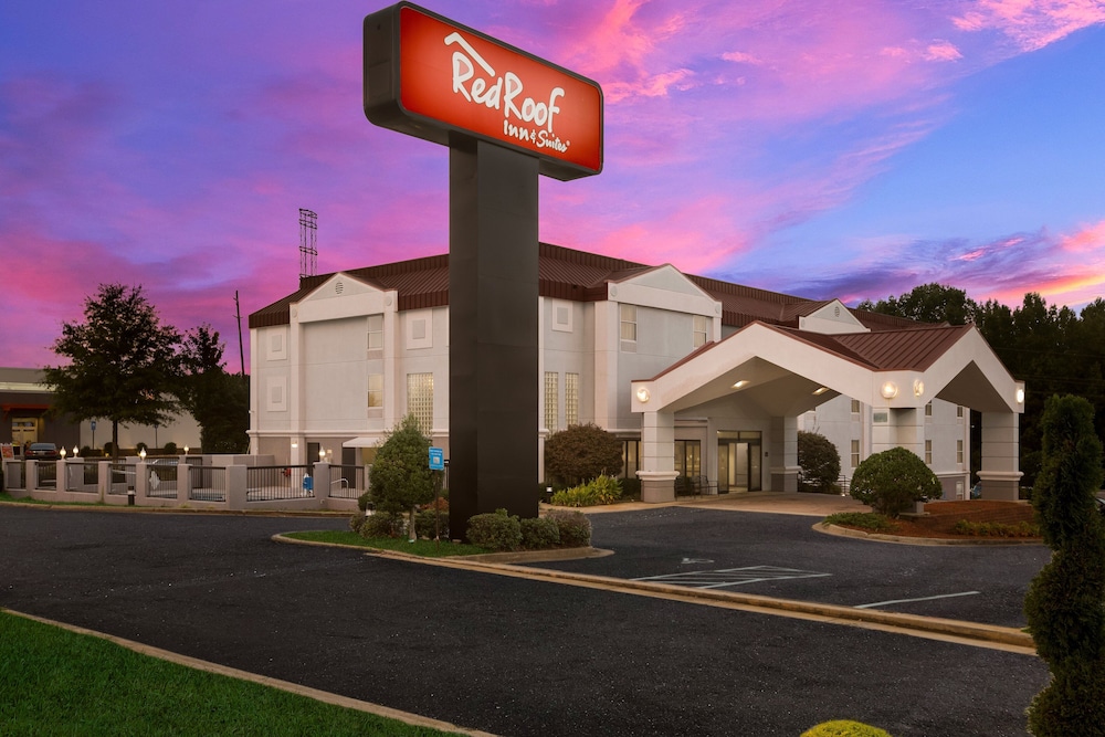 Red Roof Inn & Suites Newnan - photo 33