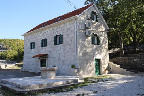 Luxury stone apartment Matijević — 4-Star Luxury Hotel in Omis, Croatia