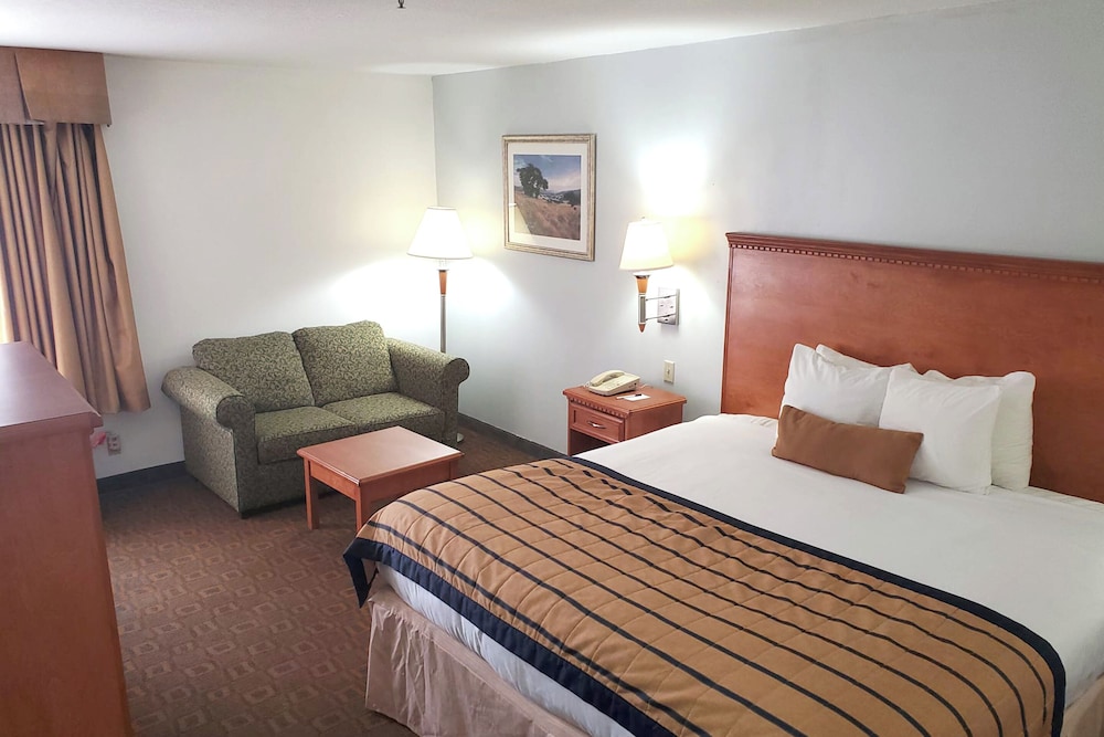 Coratel Inn & Suites by Jasper New Braunfels IH 35 EXT 189 - photo 24