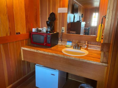 Whistling Winds Motel - photo 43