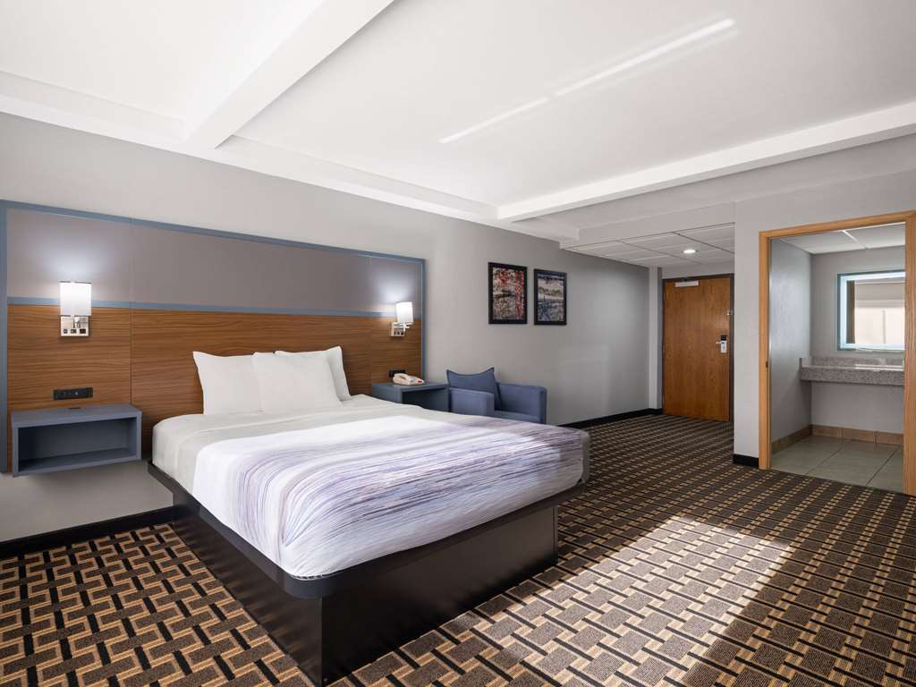 AmericInn by Wyndham Woodstock IL - photo 10