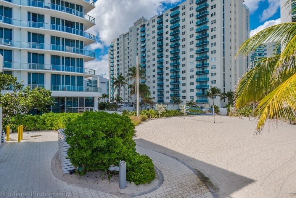 Hyde Beach House Luxury resort 3 Bedroom Condo by RedAwning - photo 51