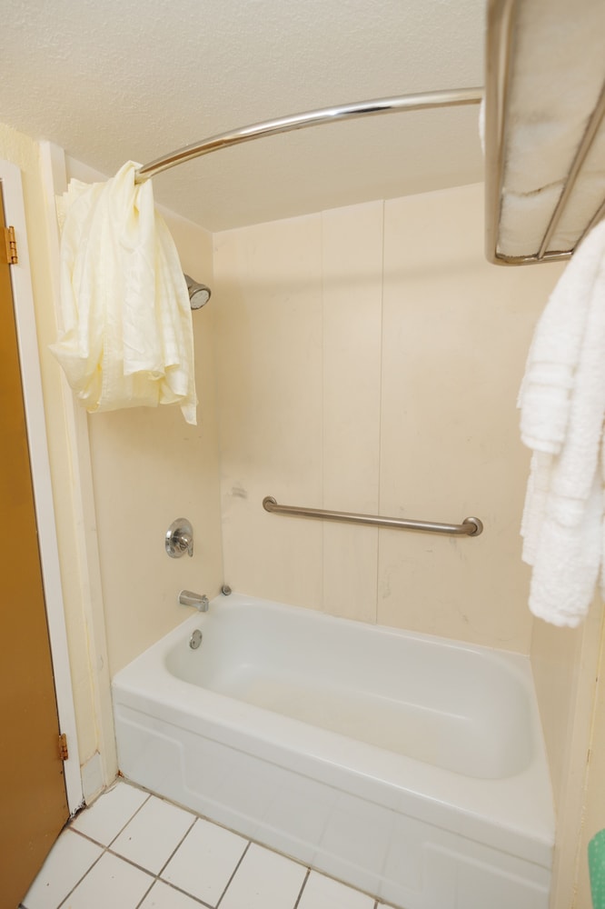 Garnet Inn & Suites Orlando - photo 100