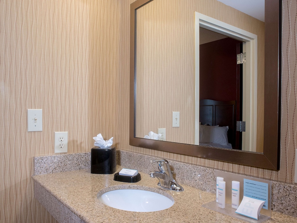 Hampton Inn & Suites Woodstock VA - photo 49