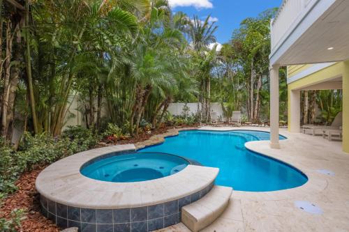 Absolute Paradise 2114 Avenue A in Bradenton Beach, United States