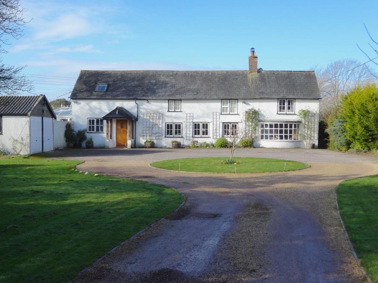 Hunters Croft — 4-Star Luxury Hotel in Lymington, United Kingdom