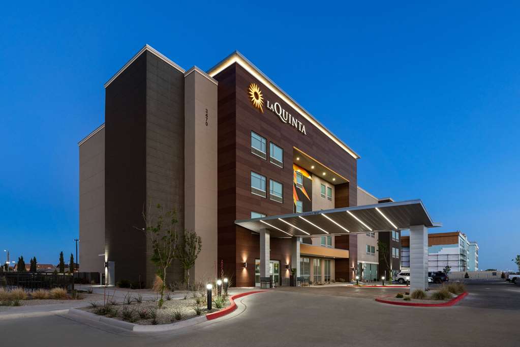 La Quinta Inn & Suites by Wyndham El Paso East Loop 375 - photo 19