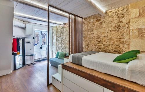 Tati's House Apartment Ortigia Wifi — 4-Star Luxury Hotel in Siracusa, Italy