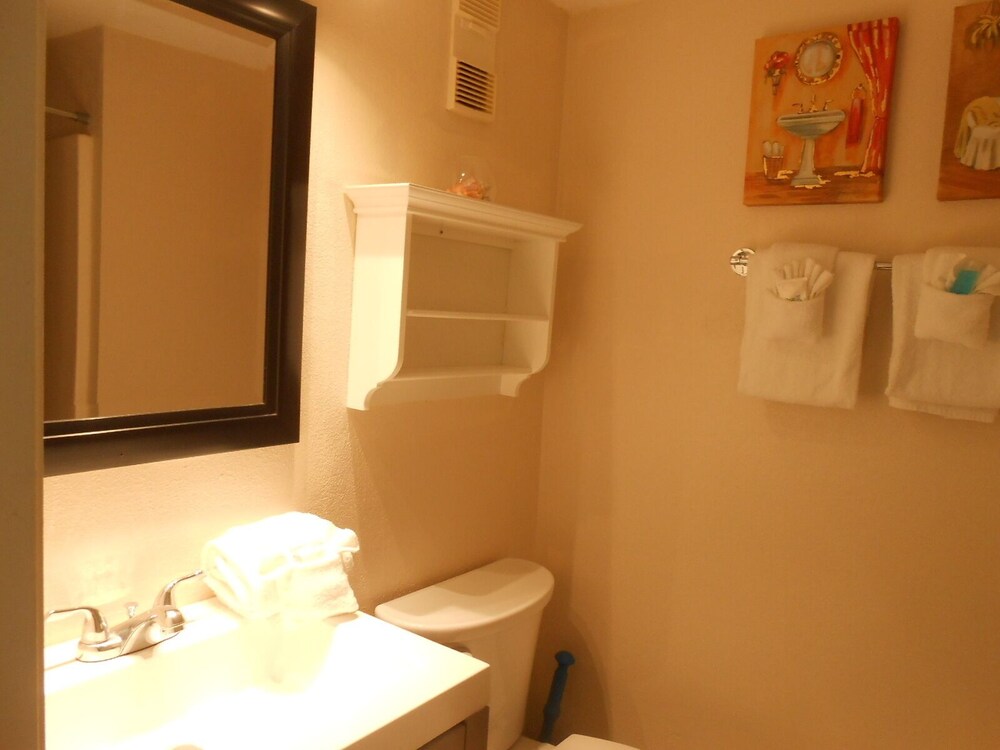 1205 Waters Edge Resort 1 Bedroom Condo by Redawning - photo 13