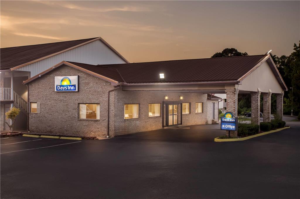 Days Inn by Wyndham Huntington - photo 3