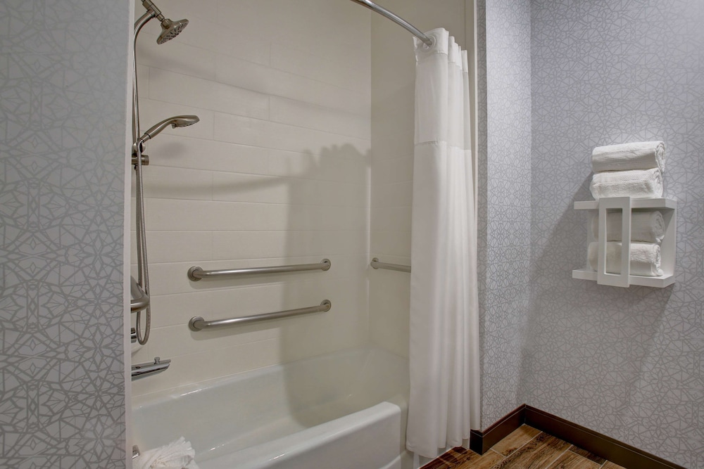Hampton Inn & Suites Dallas DeSoto - photo 29