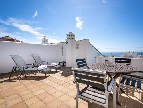 24 Rooftop terrace sea views golf Duquesa Manilva Andalusia — 4-Star Luxury Hotel in Manilva, Spain