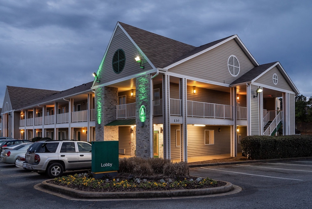 HomeTowne Studios by Red Roof Spartanburg Asheville Highway - photo 6