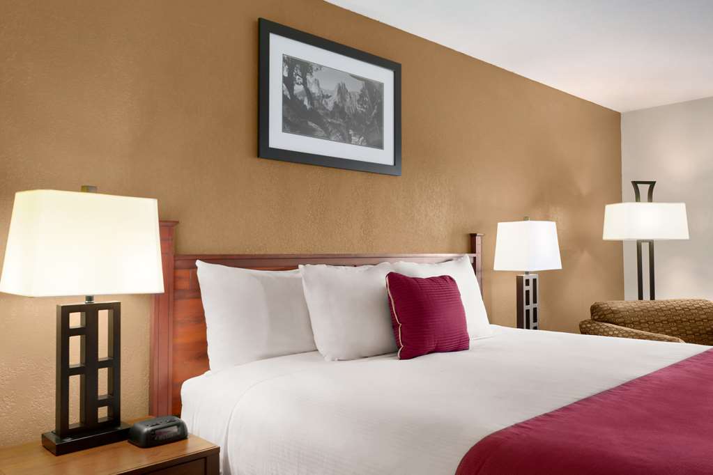 Baymont by Wyndham Cortez - photo 29