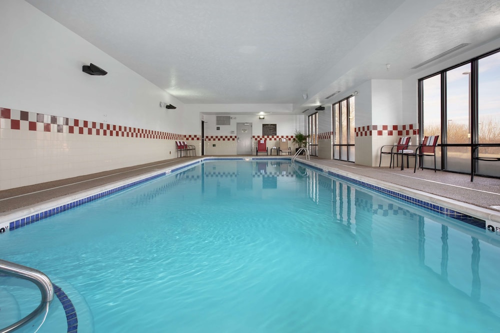 Hampton Inn Bellevue - photo 25