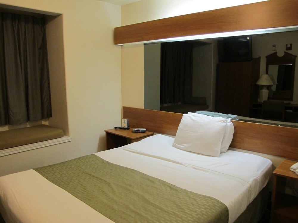 Microtel Inn & Suites by Wyndham Eagle River Anchorage Area - photo 12