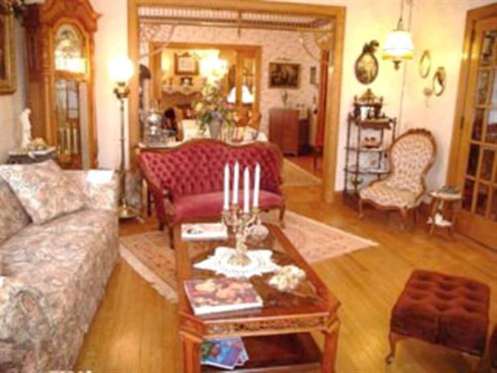 Port City Victorian Inn - photo 6