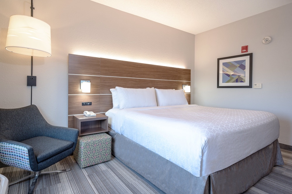 Holiday Inn Express & Suites Vandalia by IHG - photo 21