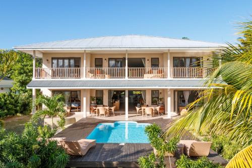 Surf Tropical Villa Seascape — 4-Star Luxury Hotel in Victoria, Seychelles