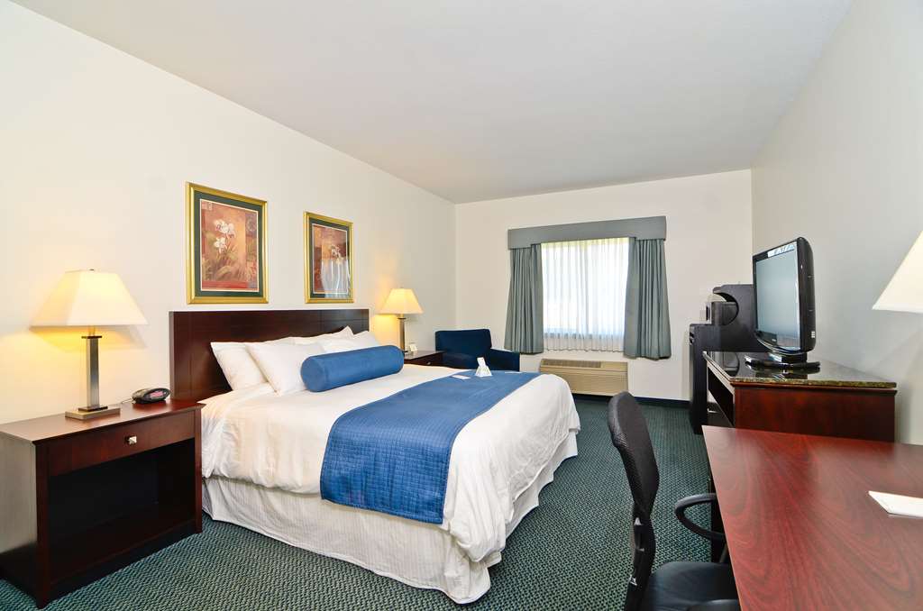 Best Western Plus Gas City - photo 3