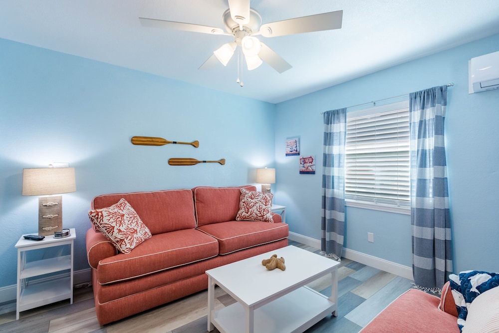 Upham Beach Inn - photo 15