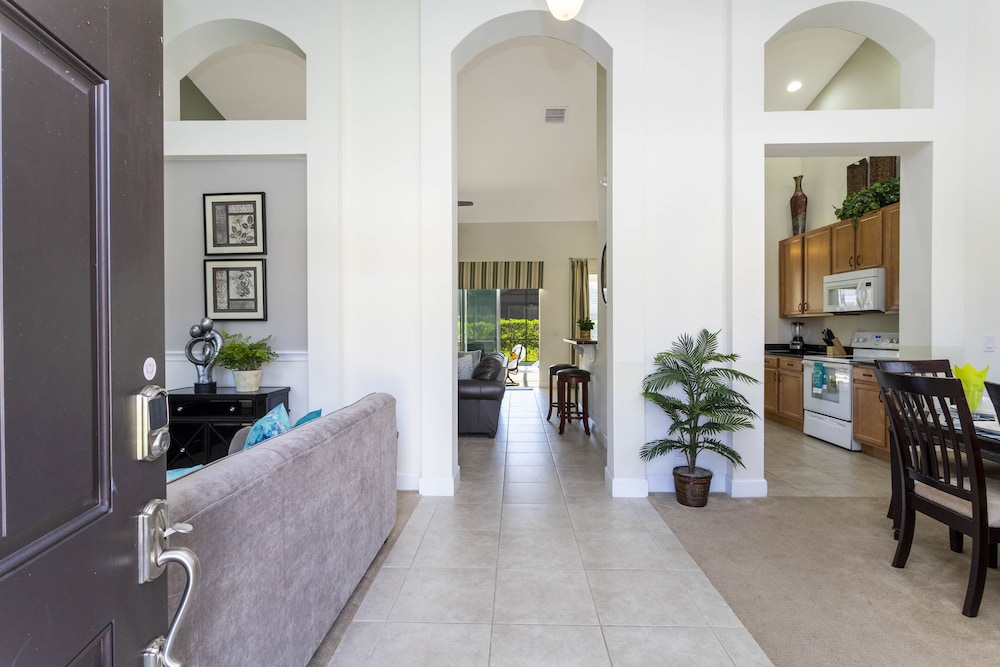 Gorgeous 4Bd with Pool @ 4072 Solterra Resort Davenport - photo 28