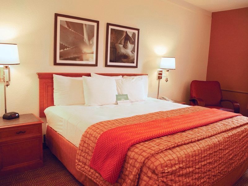 La Quinta Inn by Houston Greenway Plaza Medical Area - photo 3