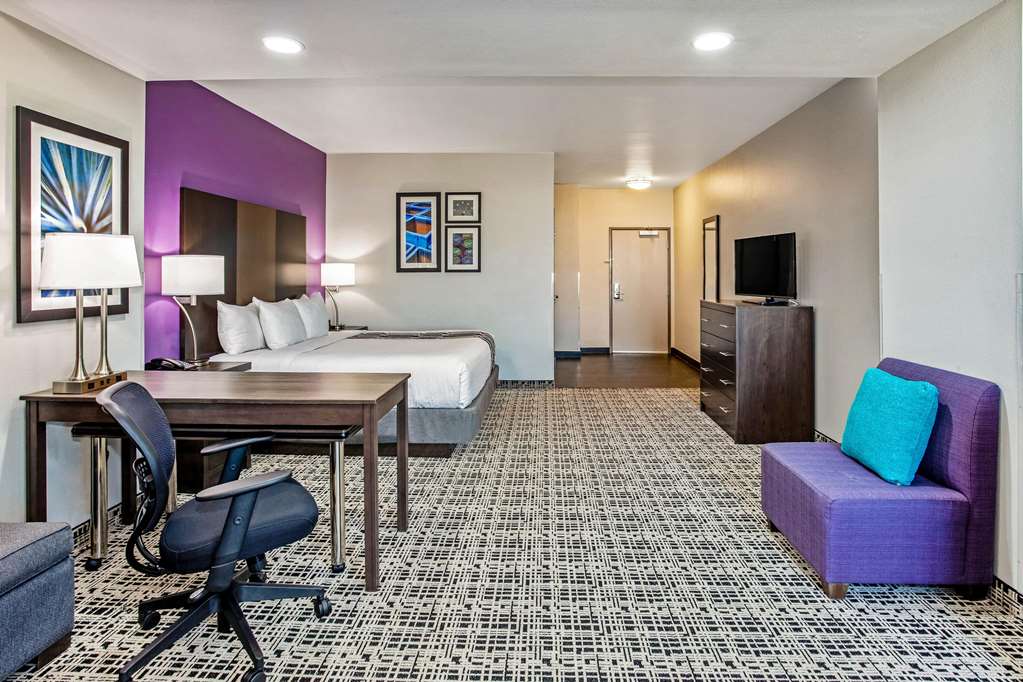 La Quinta Inn & Suites by Wyndham Lubbock South - photo 45