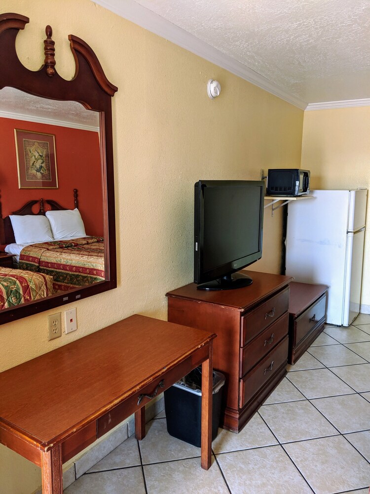 Lake Houma Inn - photo 6
