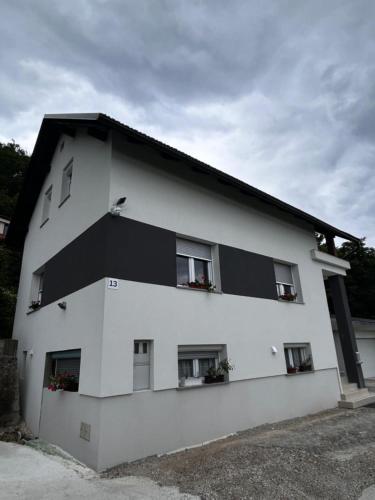 Larisa apartma — 4-Star Luxury Hotel in Domzale, Slovenia