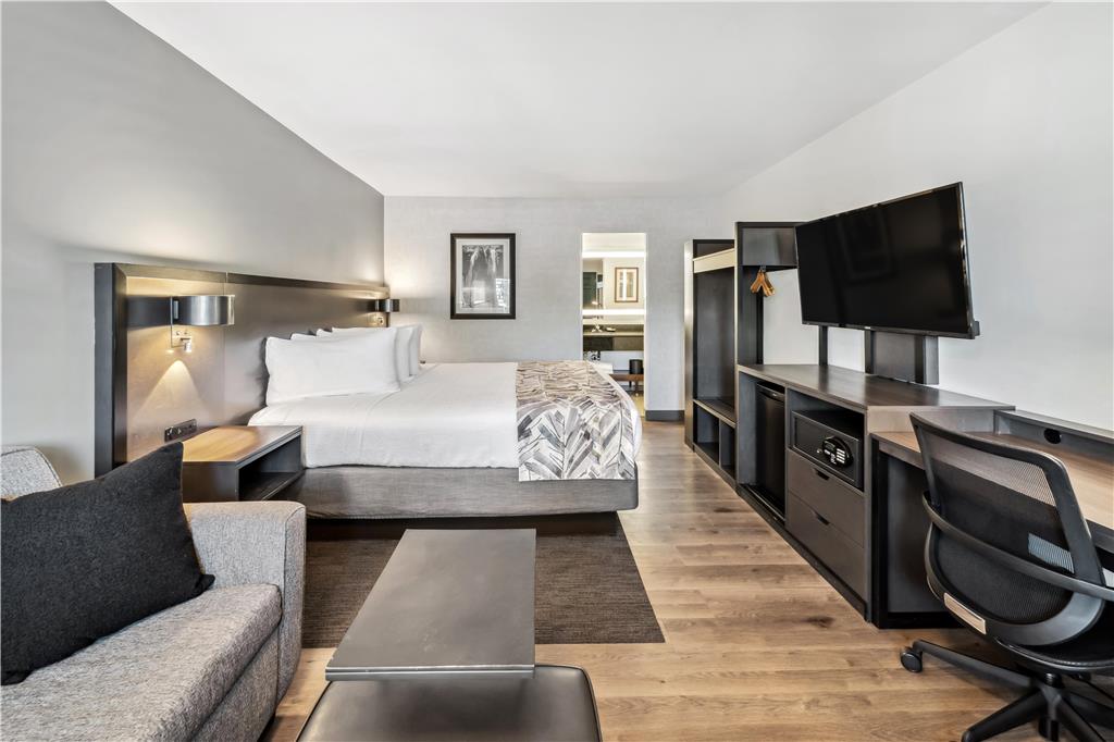 Best Western Plus Hilltop Inn - photo 18