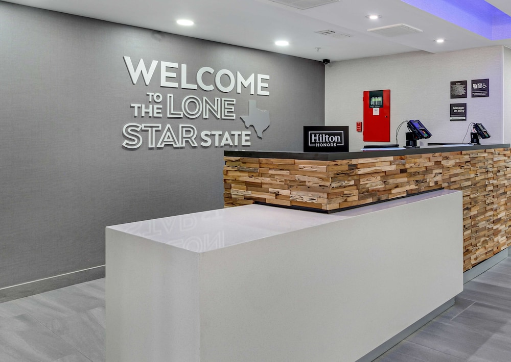 Hampton Inn Houston Pearland - photo 7