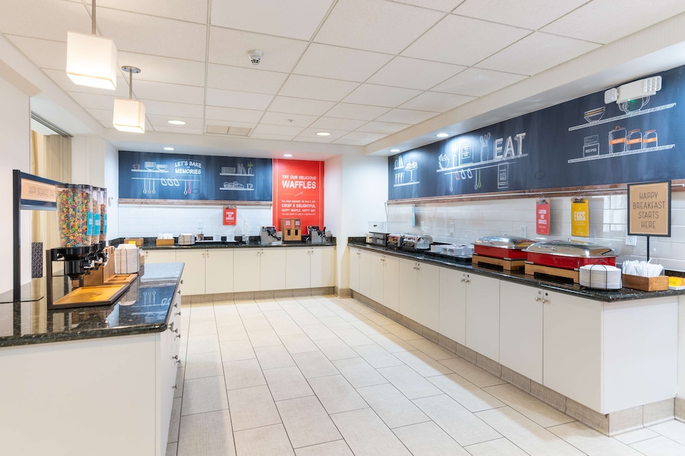 Hampton Inn & Suites Hartford Manchester - photo 36