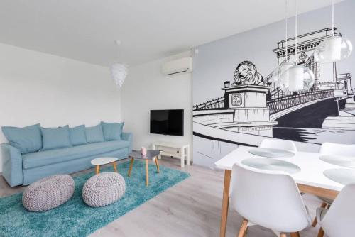 Sunny Hotel Home with An Unbeatable Balcony View — 4-Star Luxury Hotel in Budapest, Hungary