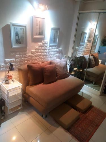 Tiny studio with pool jogging track gym and Mall — 4-Star Luxury Hotel in Jakarta, Indonesia
