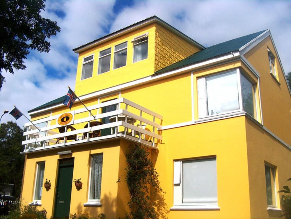 Gula Villan Þingvallarstræti in Akureyri, Iceland