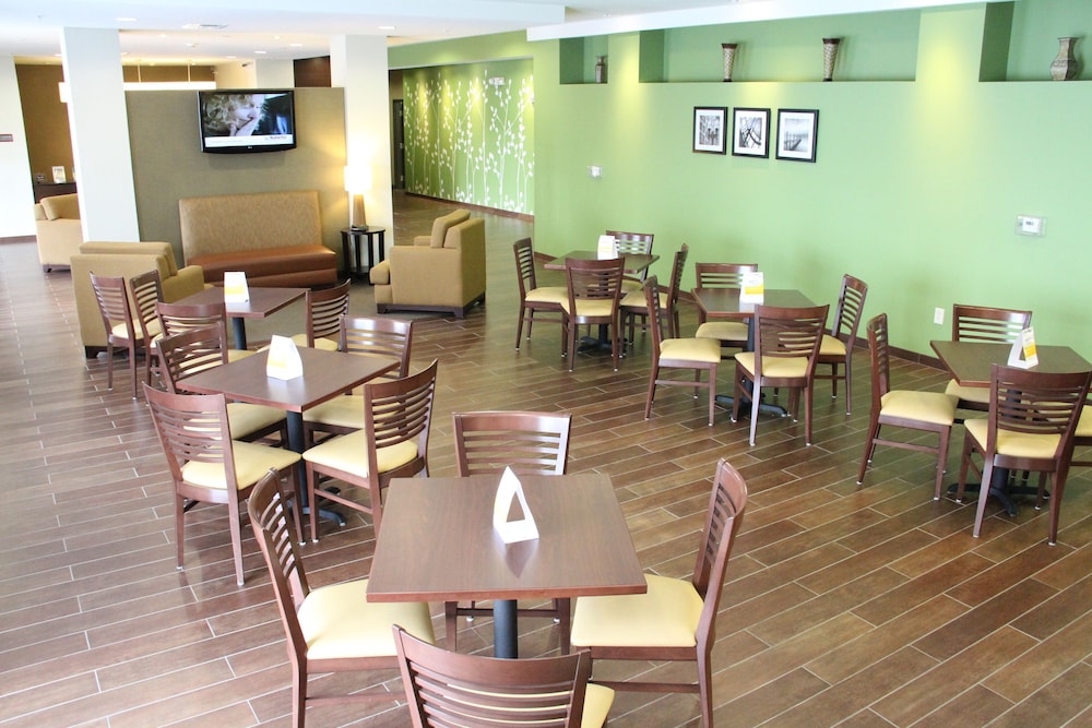 Sleep Inn & Suites Haysville Wichita South - photo 35