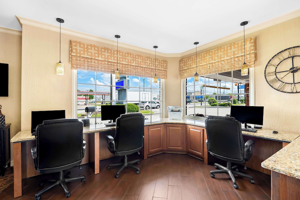 Best Western Coach House - photo 40