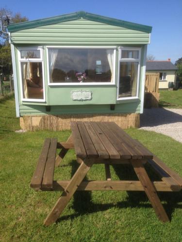 Luxury Mobile Home near Perranporth situated on a quiet farm — 4-Star Luxury Hotel in Truro, United Kingdom
