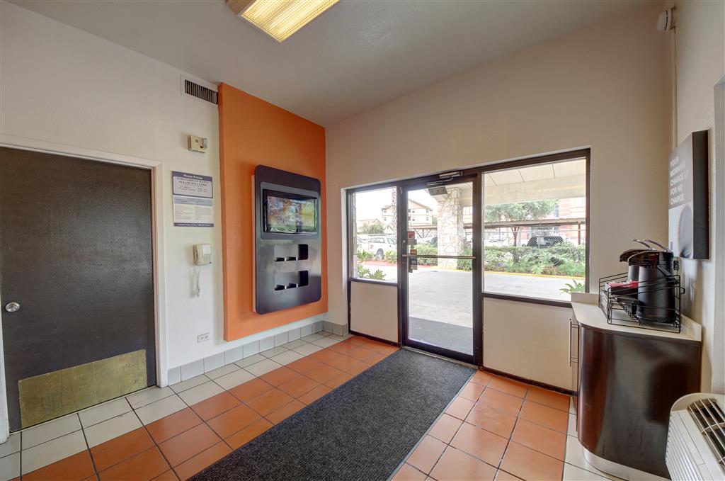 Motel 6 San Antonio TX Downtown Market Square - photo 25