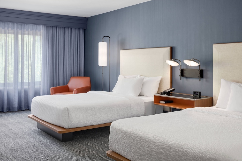 Courtyard by Marriott Portland Airport - photo 13