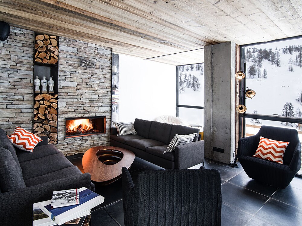 N valhaia Le Chalet — 4-Star Luxury Hotel in Vars, France