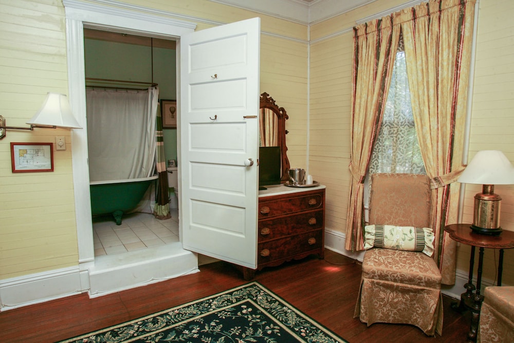 Coombs Inn and Suites - photo 26
