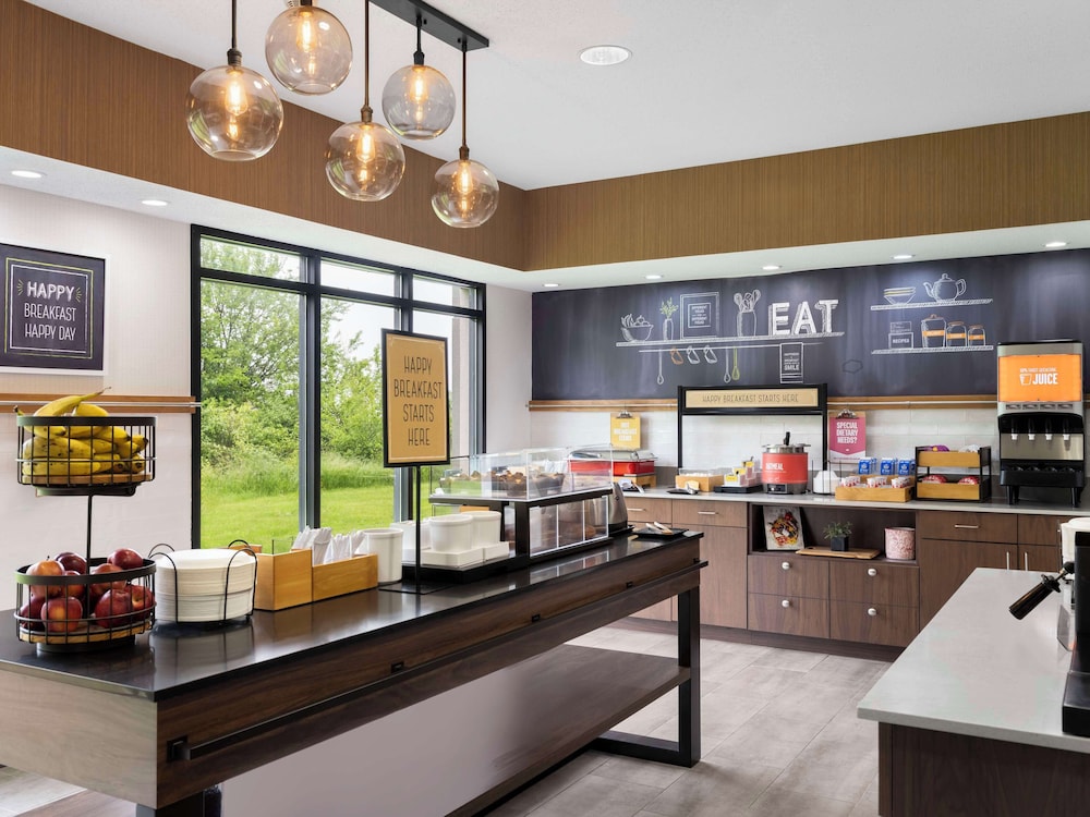 Hampton Inn Ottawa - photo 28