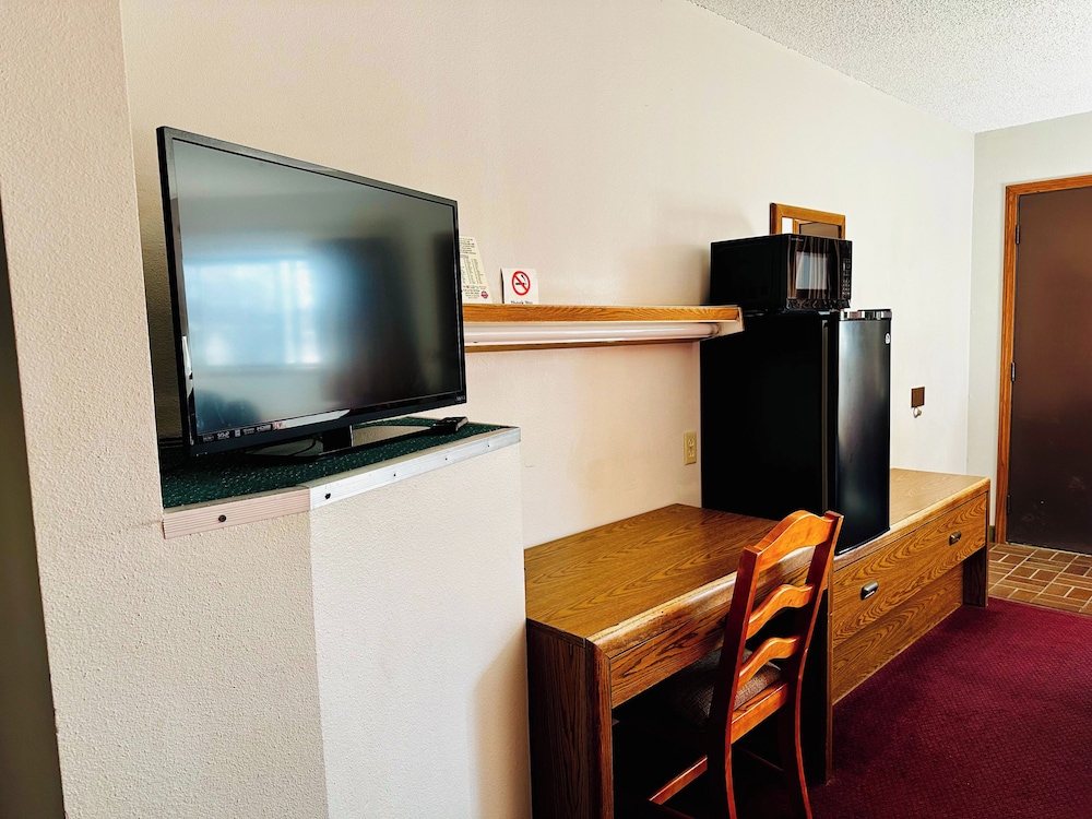 American Inn Ozark - photo 11