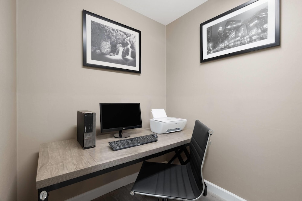 Wingate by Wyndham Dublin Near Claytor Lake State Park - photo 59